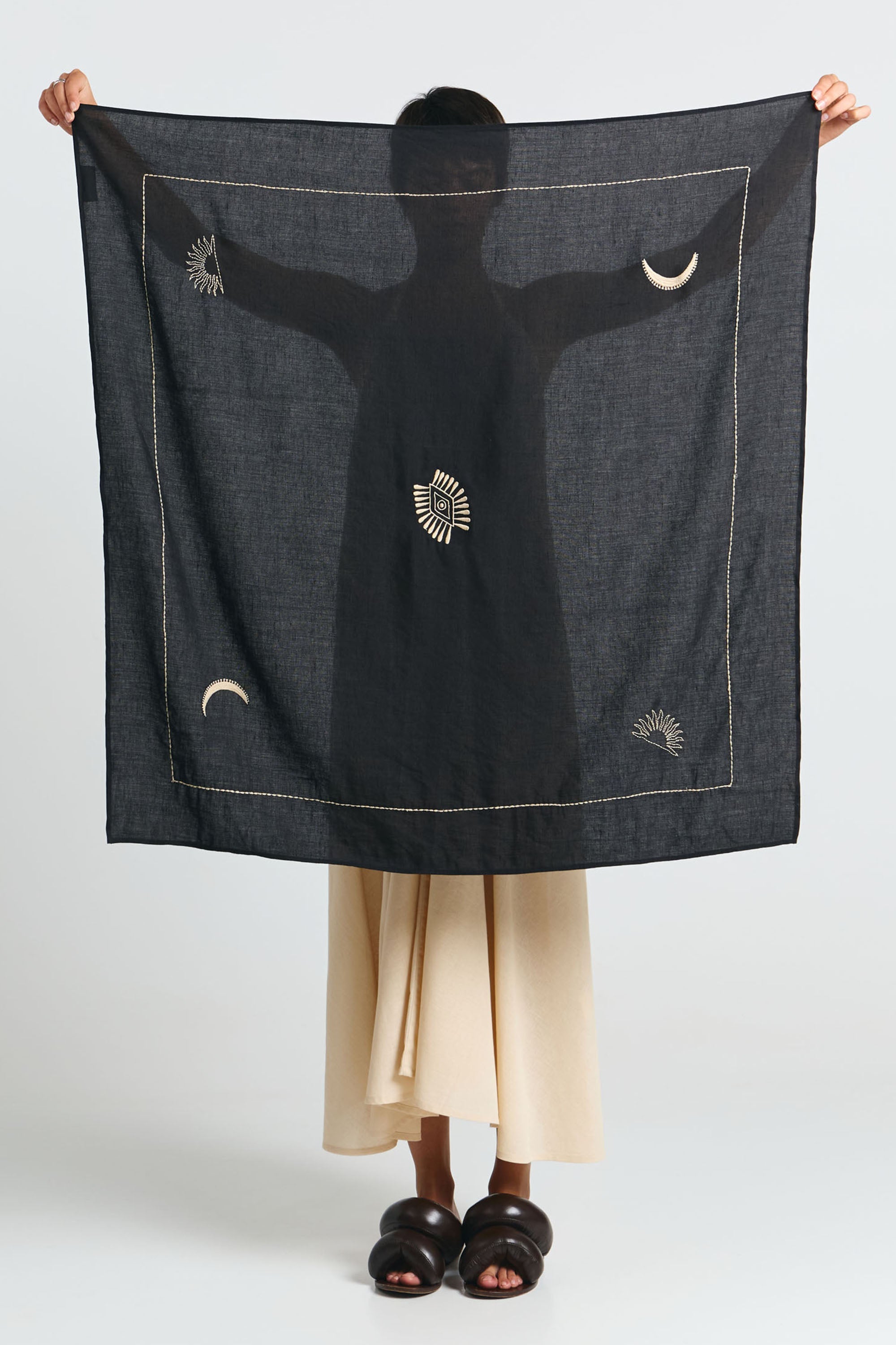 TOLE SCARF EMBROIDERY BLACK