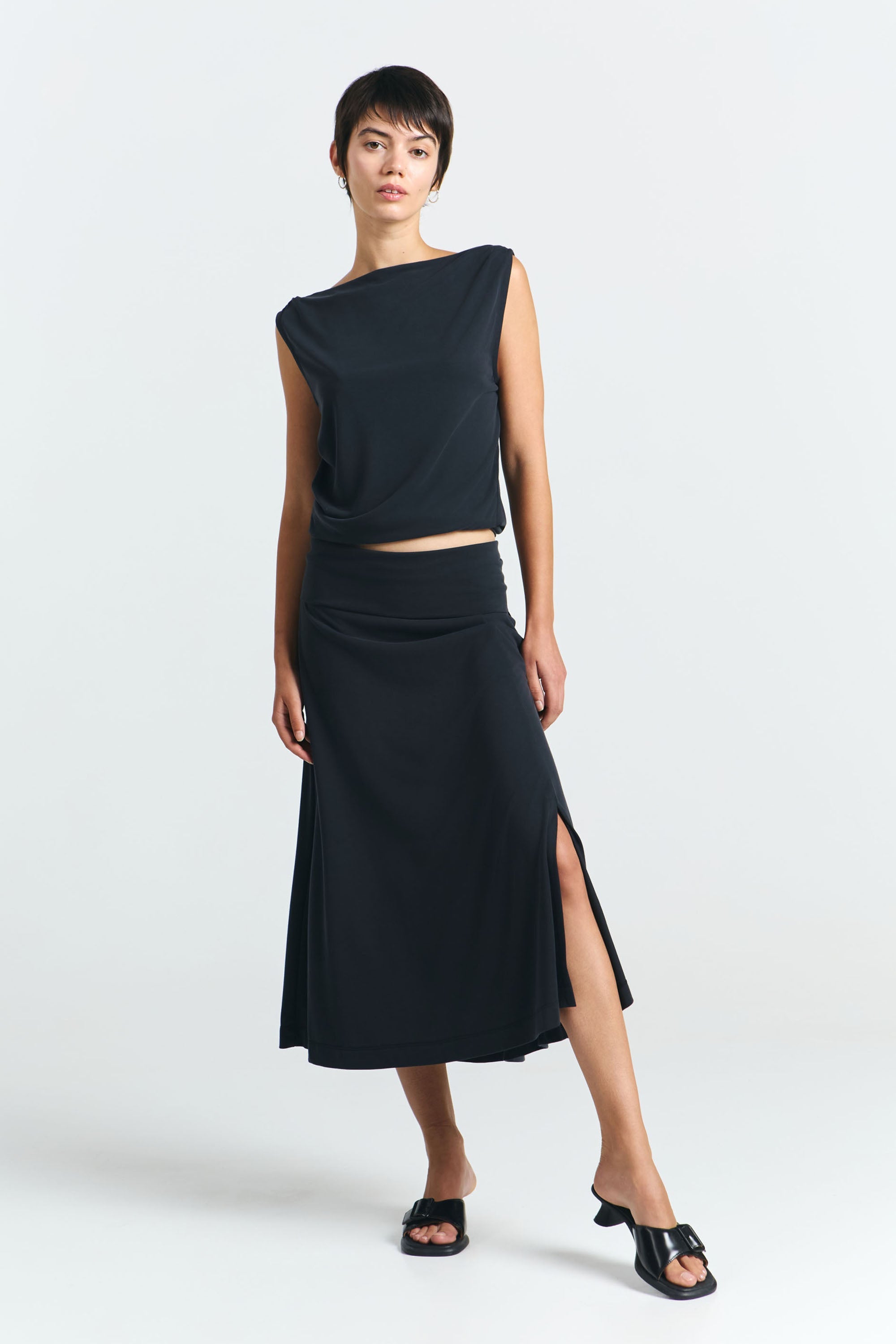 LUCEA SKIRT BLACK